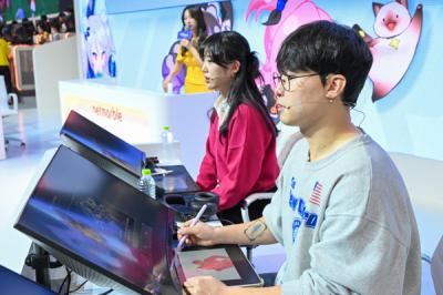 [NSP NEWS Image]지스타넷마블 데미스 리본 드로잉코스프레쇼 진행이세돌 멤버 시연 행사도