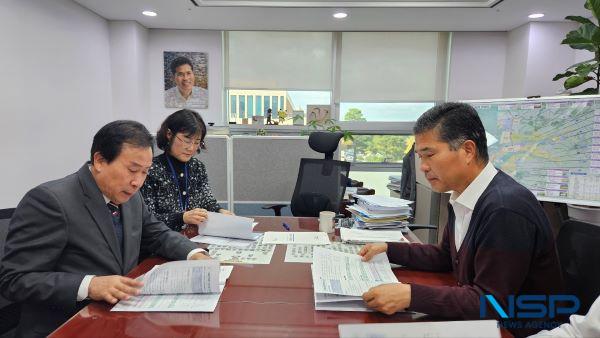 NSP통신-박홍률 목포시장이 이원택 예결소위 위원을 만나 현안사업에 대한 국비 지원을 건의했다 (사진 = 목포시)