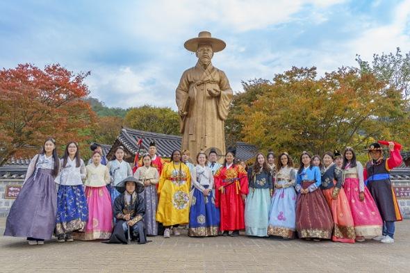 NSP통신-영주시 투어, 선비고을 나들이 체험 마무리 6월부터 총 3회 진행, 영주의 음식, 자연경관, 역사 알려 (사진 = 영주시)