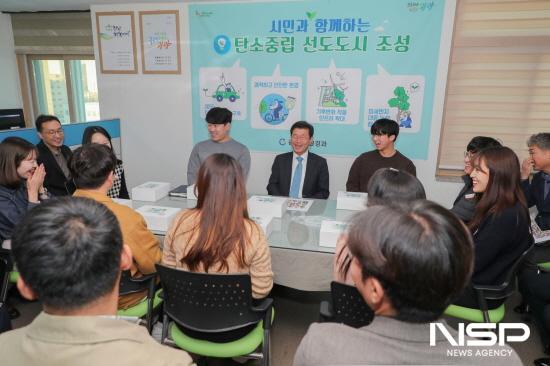 NSP통신-정인화 광양시장 환경과 방문해 직원 노고 격려 (사진 = 광양시청)