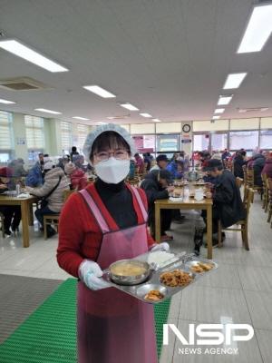 NSP통신-올해의 봉사왕 이언정 씨 (사진 = 광양시청)