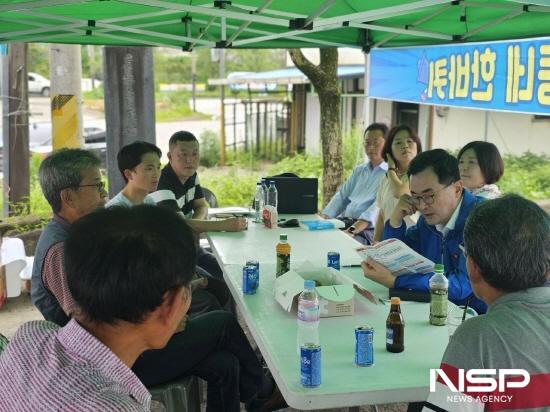 NSP통신-승주읍 주민들로부터 지역 민원사항을 청취하고 있는 소병철 의원 (사진 = 소병철 국회의원실)