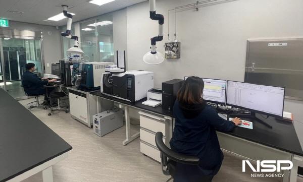 NSP통신-여수시농업기술센터 종합실험·연구동 내 농산물 잔류농약분석실은 주요 잔류농약 분석 장비 20여종을 보유하고 있다. (사진 = 여수시)