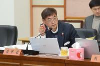 [NSP PHOTO]심부건 완주군의원, 청년 상해보험 보험사 지정 질타