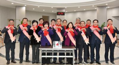 [NSP PHOTO]경산시의회, 희망 2024 나눔 캠페인 성금 전달