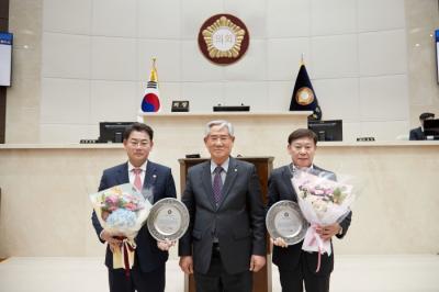 [NSP PHOTO]황재욱·이진규 용인시의원, 자랑스런 의원상 수상