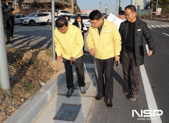 NSP통신-마동정수장 남측도로 침수 방지사업 현장 점검 (사진 = 광양시청)