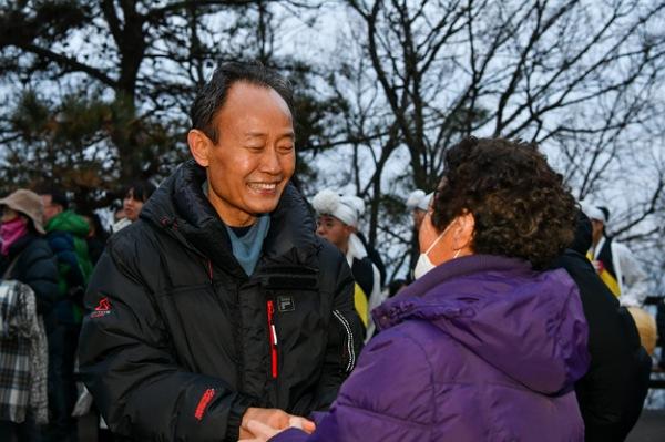 NSP통신-영주시 시무식 열고 새해 힘찬 출발 다짐, 금석위개(金石爲開)의 정신으로 영주의 빛나는 내일 위해 힘차게 나가자 (사진 = 영주시)