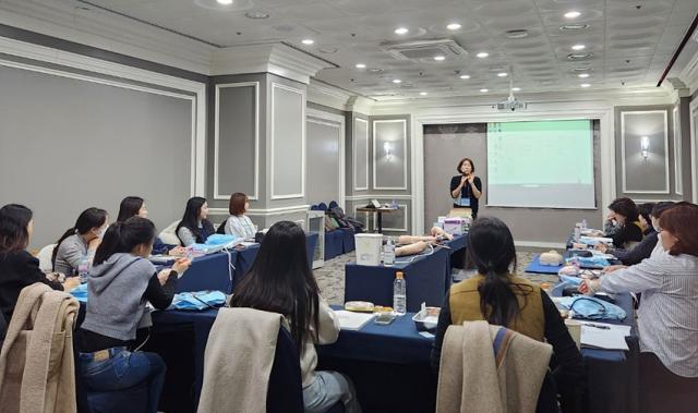 NSP통신-강원특별자치도교육청이 선택과목 지도역량 강화 연수를 진행하는 모습. (사진 = 강원도교육청)