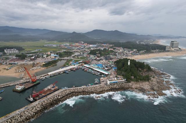 NSP통신-해양수산부에서 진행한 어촌신활력증진 공모사업에 선전된 오호항 전경 모습. (사진 = 고성군)