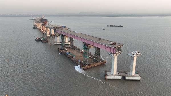 NSP통신-뭄바이 교량현장 최대 난코스 180m 강교(Steel Bridge, 약 2,300톤) 설치