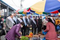 [NSP PHOTO]해남군의회, 설맞이 전통시장 장보기와 사회복지시설 위문