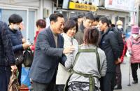 [NSP PHOTO]이상철 곡성군수, 설 명절 앞두고 전통시장 찾아 민생 행보