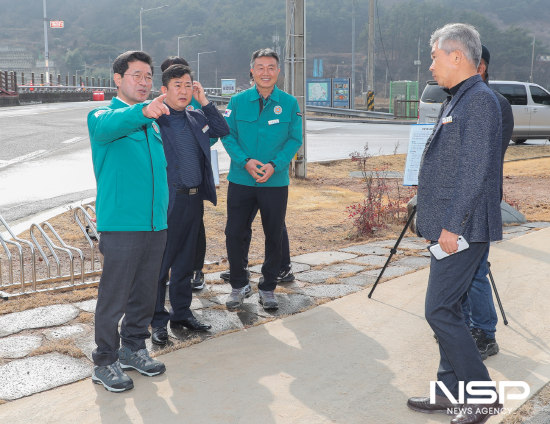 NSP통신-진월 선소마을 소규모 재생사업 현장 방문 (사진 = 광양시청)