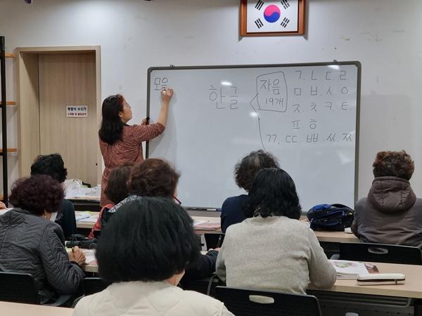 [NSP PHOTO]서울시 강서구, 한글 배움 교실 수강생 모집