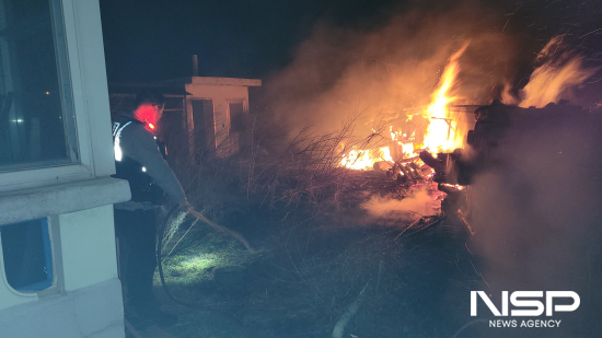 NSP통신-주택가 목재 보관 장소 화재 (사진 = 전남경찰청)