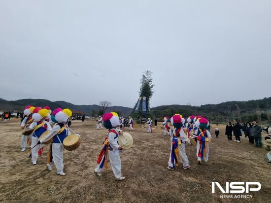 NSP통신-봉강면 비봉풍물단의 신명 나는 풍물소리