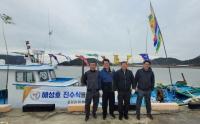 [NSP PHOTO]신안군, 하의도 제자 사랑 퇴직금 2억 선뜻 기부