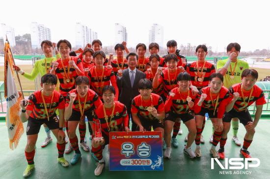 NSP통신-경북포항스틸러스U18포철고 우승 기념 찰영 (사진 = 광양시청)