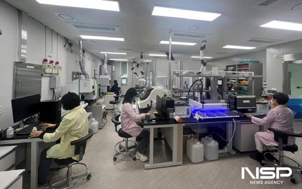 NSP통신-여수시농업기술센터 종합 실험·연구동 토양분석실 (사진 = 여수시)