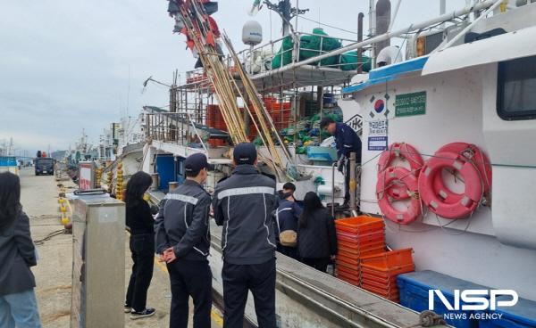 NSP통신-여수시가 국동항 일원에서 관계기관과 합동 어선 안전점검을 실시했다. (사진 = 여수시)