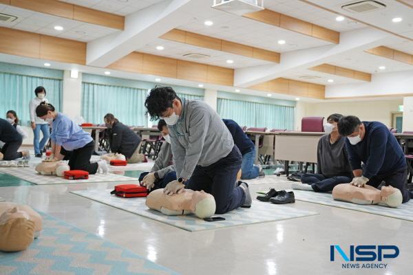 NSP통신-포항성모병원이 올해 3월부터 11월까지 시민을 대상으로 2024년도 심폐소생술 교육을 실시한다고 밝혔다. (사진 = 포항성모병원)