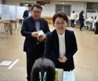 [NSP PHOTO]사전 투표하는 권향엽 국회의원 후보