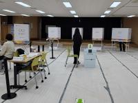 [NSP PHOTO]용인시 처인구 이동읍 사전 투표소, 유권자 발길 이어져