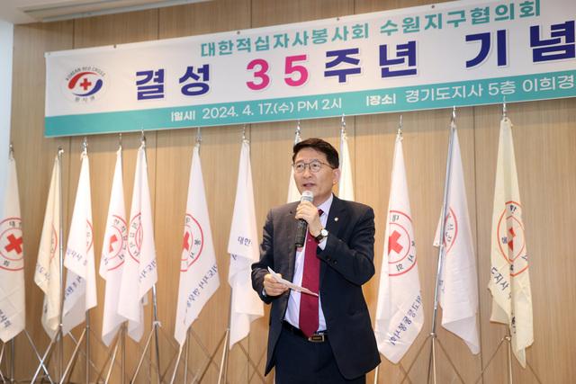 NSP통신-17일 김기정 수원시의회 의장이 축사를 하는 모습. (사진 = 수원시의회)