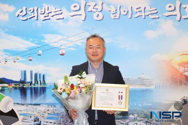 NSP통신-대한민국지방의정봉사상을 수상한 배상신 의원 (사진 = 포항시의회)