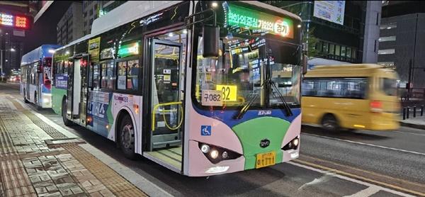 NSP통신-노란색의 마을버스에서 청록색의 시내버스로 바뀐 구082번 버스 (사진 = 고양시)