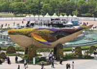 [NSP PHOTO]고양국제꽃박람회, 일산 호수공원서 물 뿜는 꽃등 고래 운영