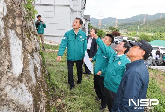 NSP통신-우산정수장 축대 안정성 확보 건의 현장 방문 (사진 = 광양시청)