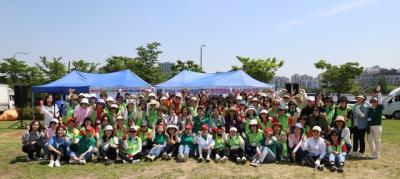 [NSP PHOTO]수원시여성리더회, 수원 장다리천 환경정화 봉사활동