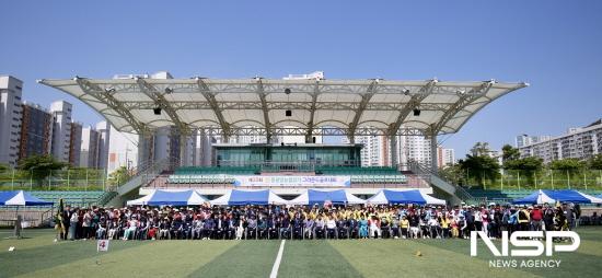 NSP통신-동광양농협장기 그라운드골프대회 참석자 기념 찰영