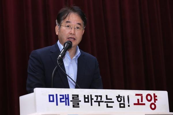 NSP통신-고양원더스 독립야구단 창단식에서 축사 중인 이동환 고양특례시장 (사진 = 고양시)