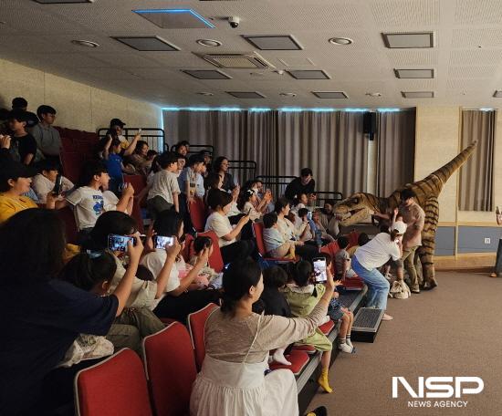 NSP통신-공룡애니멀쇼 공연 관람 (사진 = 광양시청)