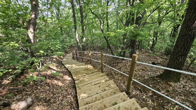 NSP통신-용인특례시가 수지구 고기동 노인회관에서 바라산 정상에 이르는 3km 구간 정비를 완료한 광교산 둘레길. (사진 = 용인특례시)