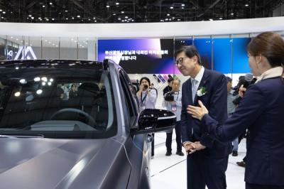 [NSP PHOTO]박형준 부산시장 부산모빌리티쇼 르노코리아 부스 방문