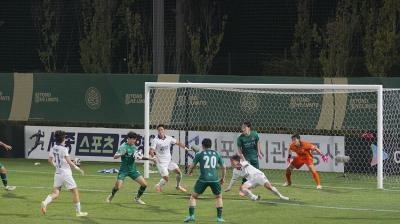 [NSP PHOTO]김포FC, 아산과 격렬한 공방전 끝에 3-3 무승부…5경기 무패 행진 이어가