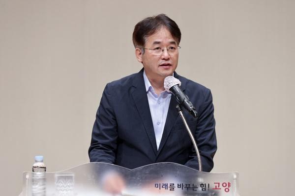 NSP통신-4대 폭력예방 통합교육에서 인사말 중인 이동환 고양특례시장 (사진 = 고양시)