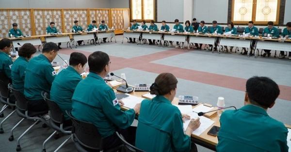 NSP통신-나주시가 지난달 28일 시청 대회의실에서 개최한 여름철 자연재난 대비 점검회의 . (사진 = 나주시)
