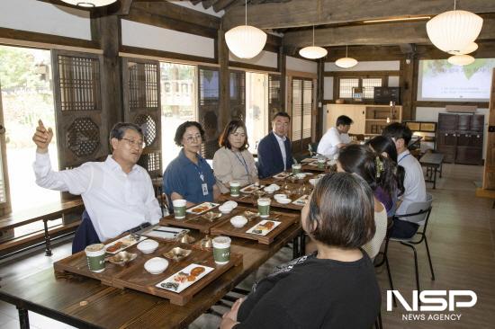 NSP통신-김순호 군수가 임신, 출산, 육아에 대한 애로사항 경청하며 엄마들 격려 (사진 = 구례군청)