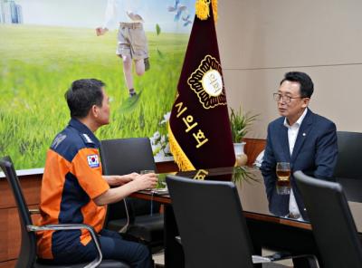 [NSP PHOTO]강정구 평택시의회 의장 김승남 송탄소방서장 접견