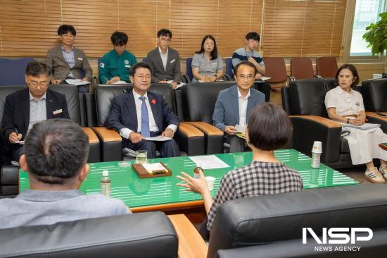 NSP통신-정인화 광양시장과 학부모들 만나 7월 중 광양 감동데이 (사진 = 광양시청)