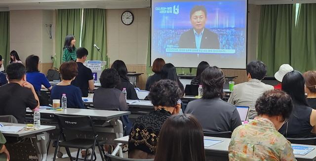 NSP통신-마약류 중독에 대한 전문가와 시민이 함께하는 정책토론회에서 조용익 부천시장이 인사말을 전하고 있다. (사진 = 부천시)