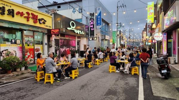 NSP통신-강진군의 다산공직관 청렴교육 교육생들이 목야청청을 즐기고 있다. (사진 = 강진군)