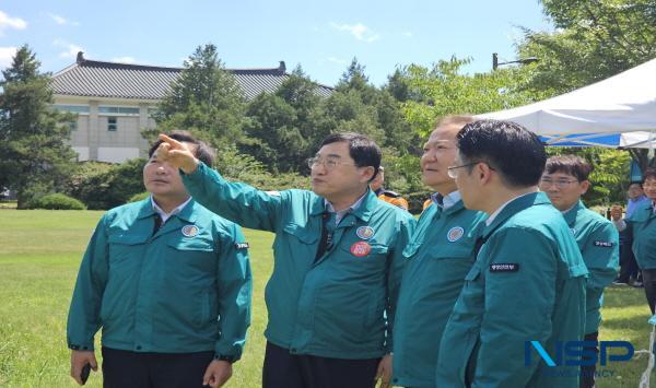 NSP통신-이상민 행정안정부 장관과 주낙영 경주시장이 경주 토함산 일원 땅밀림에 따른 산사태 피해를 예방하고자 29일 현장을 방문했다. (사진 = 경주시)