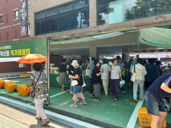 NSP통신-담양군이 서울 조계사서 운영한 명품 담양 농특산품 직거래장터. (사진 = 담양군)