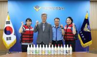 [NSP PHOTO]여수해경, 광양주조공사 막걸리에 해양안전·환경보호 홍보